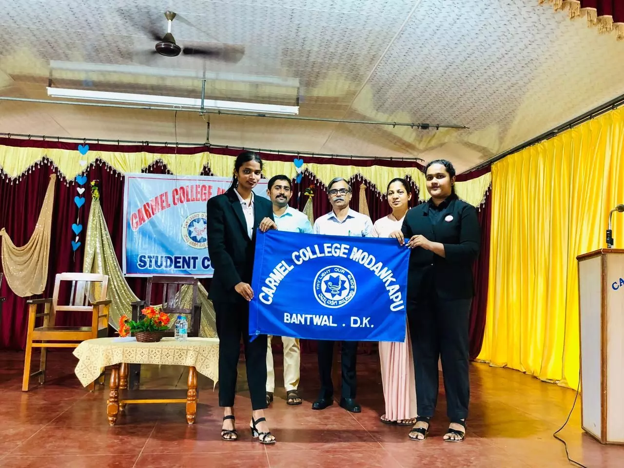 ಮೊಡಂಕಾಪು ಕಾರ್ಮೆಲ್ ಕಾಲೇಜು: 2023- 24 ನೇ ಸಾಲಿನ ವಿದ್ಯಾರ್ಥಿ ಪರಿಷತ್ ಅಸ್ತಿತ್ವಕ್ಕೆ ಮೊಡಂಕಾಪು ಕಾರ್ಮೆಲ್ ಕಾಲೇಜು: 2023- 24 ನೇ ಸಾಲಿನ ವಿದ್ಯಾರ್ಥಿ ಪರಿಷತ್ ಅಸ್ತಿತ್ವಕ್ಕೆ