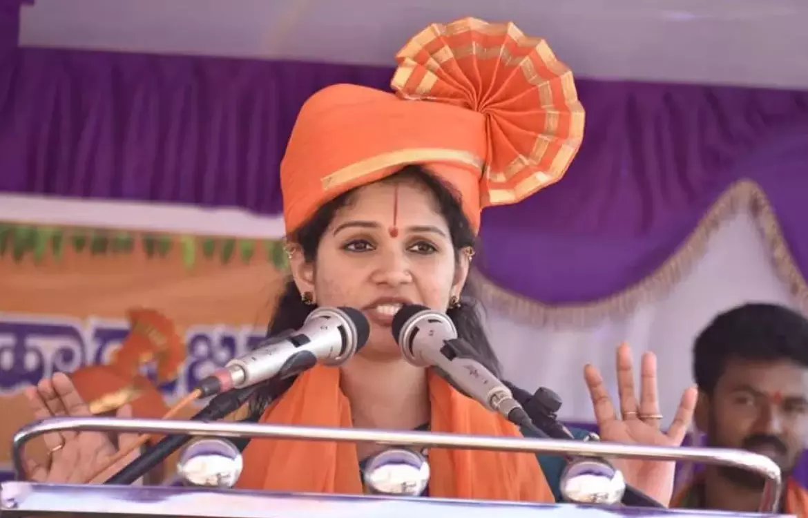 ವಂಚನೆ ಪ್ರಕರಣ: ಚೈತ್ರಾ ಸುದ್ದಿ ಪ್ರಕಟಿಸುವಾಗ ಕುಂದಾಪುರ ಹೆಸರು ಬಳಕೆಗೆ ಆಕ್ಷೇಪಿಸಿ ದಾವೆ ವಂಚನೆ ಪ್ರಕರಣ: ಚೈತ್ರಾ ಸುದ್ದಿ ಪ್ರಕಟಿಸುವಾಗ ಕುಂದಾಪುರ ಹೆಸರು ಬಳಕೆಗೆ ಆಕ್ಷೇಪಿಸಿ ದಾವೆ