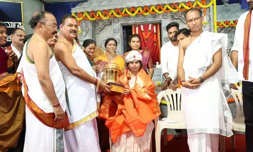 ಕಟಪಾಡಿ: ಉಸ್ತುವಾರಿ ಸಚಿವೆ ಲಕ್ಷ್ಮೀ ಹೆಬ್ಬಾಳ್ಕರ್‌ಗೆ ಸನ್ಮಾನ