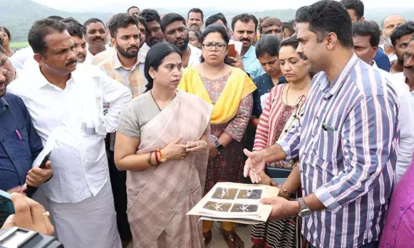 ಬೈಲೂರು: ಪರಶುರಾಮ ಪಾರ್ಕ್‌ಗೆ ಉಸ್ತುವಾರಿ ಸಚಿವೆ ಲಕ್ಷ್ಮೀ ಹೆಬ್ಬಾಳ್ಕರ್ ಭೇಟಿ, ಪರಿಶೀಲನೆ