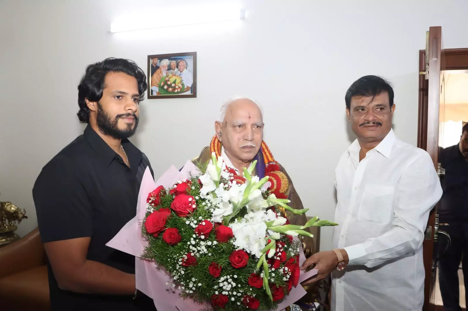 ಯಡಿಯೂರಪ್ಪ ಅವರನ್ನು ಭೇಟಿಯಾದ ನಿಖಿಲ್ ಕುಮಾರಸ್ವಾಮಿ