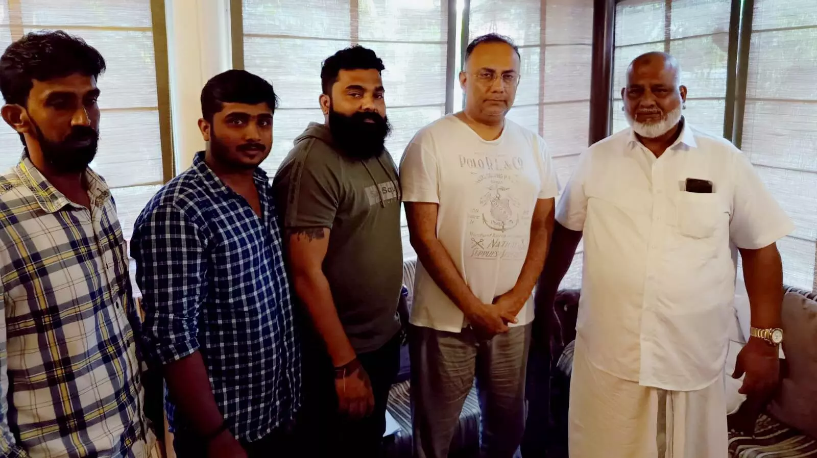 ಮಂಗಳೂರು ಕಲ್ಲಿದ್ದಲು ಲಾರಿ ಮುಷ್ಕರ : ಸಮಸ್ಯೆ ಪರಿಹಾರಕ್ಕೆ ಸಚಿವರಿಗೆ ಮನವಿ ಮಂಗಳೂರು ಕಲ್ಲಿದ್ದಲು ಲಾರಿ ಮುಷ್ಕರ : ಸಮಸ್ಯೆ ಪರಿಹಾರಕ್ಕೆ ಸಚಿವರಿಗೆ ಮನವಿ