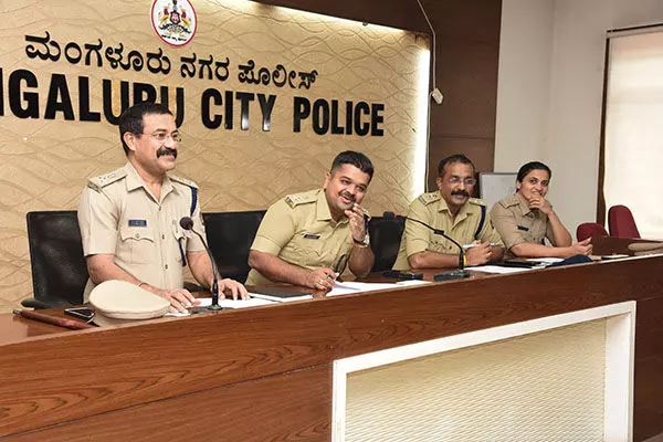 ಸರಕಾರಿ ಸಾಲ ಸೌಲಭ್ಯ ನೀಡಲು ಅಧಿಕಾರಿಗಳು ನಿರ್ಲಕ್ಷ್ಯ: ದಲಿತ ಸಂಘಟನೆಗಳ ನಾಯಕರ ಆರೋಪ ಸರಕಾರಿ ಸಾಲ ಸೌಲಭ್ಯ ನೀಡಲು ಅಧಿಕಾರಿಗಳು ನಿರ್ಲಕ್ಷ್ಯ: ದಲಿತ ಸಂಘಟನೆಗಳ ನಾಯಕರ ಆರೋಪ