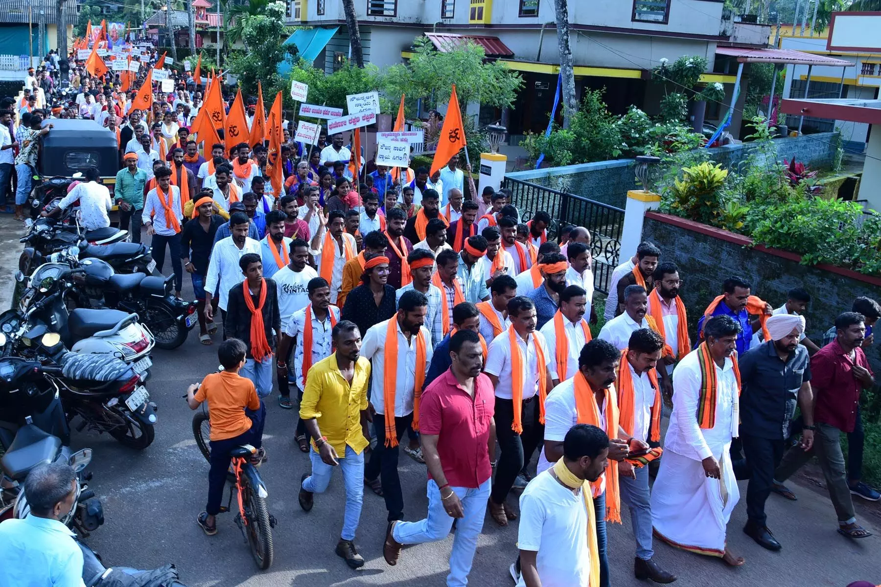ಧರ್ಮದ ಹೆಸರಿನಲ್ಲಿ ಧಾರ್ಮಿಕ ಭಯೋತ್ಪಾದಕರ ರಕ್ಷಣೆ: ಮಹೇಶ್ ಶೆಟ್ಟಿ ತಿಮರೋಡಿ ಆರೋಪ