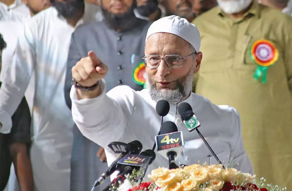 “ನಾನು ನಿಮ್ಮ ನಾಯಕನಿಗೂ ಸವಾಲು ಹಾಕುತ್ತೇನೆ..”: ರಾಹುಲ್ ಗಾಂಧಿಗೆ ಪಂಥಾಹ್ವಾನ ನೀಡಿದ ಉವೈಸಿ