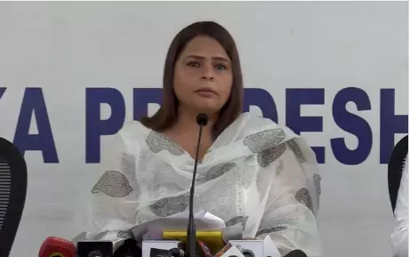 ಮಹಿಳಾ ಮೀಸಲಾತಿ ಭಿಕ್ಷೆಯಲ್ಲ ನಮ್ಮ ಹಕ್ಕು: ಎಐಸಿಸಿ ಕಾರ್ಯದರ್ಶಿ ಅಮೃತಾ ಧವನ್ ಮಹಿಳಾ ಮೀಸಲಾತಿ ಭಿಕ್ಷೆಯಲ್ಲ ನಮ್ಮ ಹಕ್ಕು: ಎಐಸಿಸಿ ಕಾರ್ಯದರ್ಶಿ ಅಮೃತಾ ಧವನ್