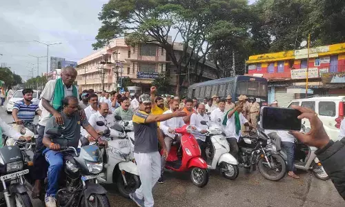 ಭದ್ರಾ ನೀರು ಹರಿಸುವಂತೆ ಒತ್ತಾಯ: ದಾವಣಗೆರೆ ಬಂದ್ ಗೆ ಮಿಶ್ರ ಪ್ರತಿಕ್ರಿಯೆ