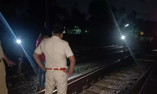ರೈಲಿನಡಿಗೆ ಬಿದ್ದು ಅವಿವಾಹಿತ ಆತ್ಮಹತ್ಯೆ