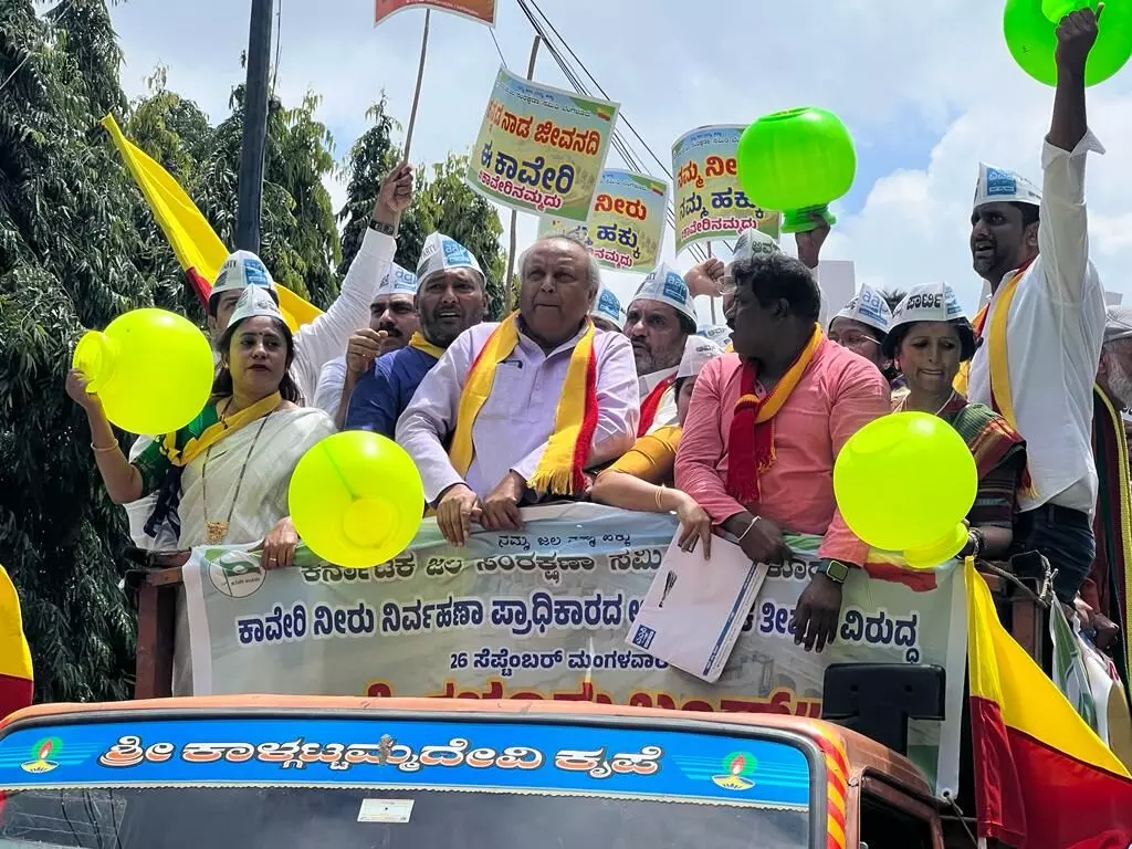 ಬೆಂಗಳೂರಿನಲ್ಲಿ ಕಾವೇರಿ ಹೋರಾಟದ ಕಿಚ್ಚು: ಪ್ರತಿಭಟನಾಕಾರರ ಬಂಧನಕ್ಕೆ ಮುಖ್ಯಮಂತ್ರಿ ಚಂದ್ರು ಕಿಡಿ ಬೆಂಗಳೂರಿನಲ್ಲಿ ಕಾವೇರಿ ಹೋರಾಟದ ಕಿಚ್ಚು: ಪ್ರತಿಭಟನಾಕಾರರ ಬಂಧನಕ್ಕೆ ಮುಖ್ಯಮಂತ್ರಿ ಚಂದ್ರು ಕಿಡಿ