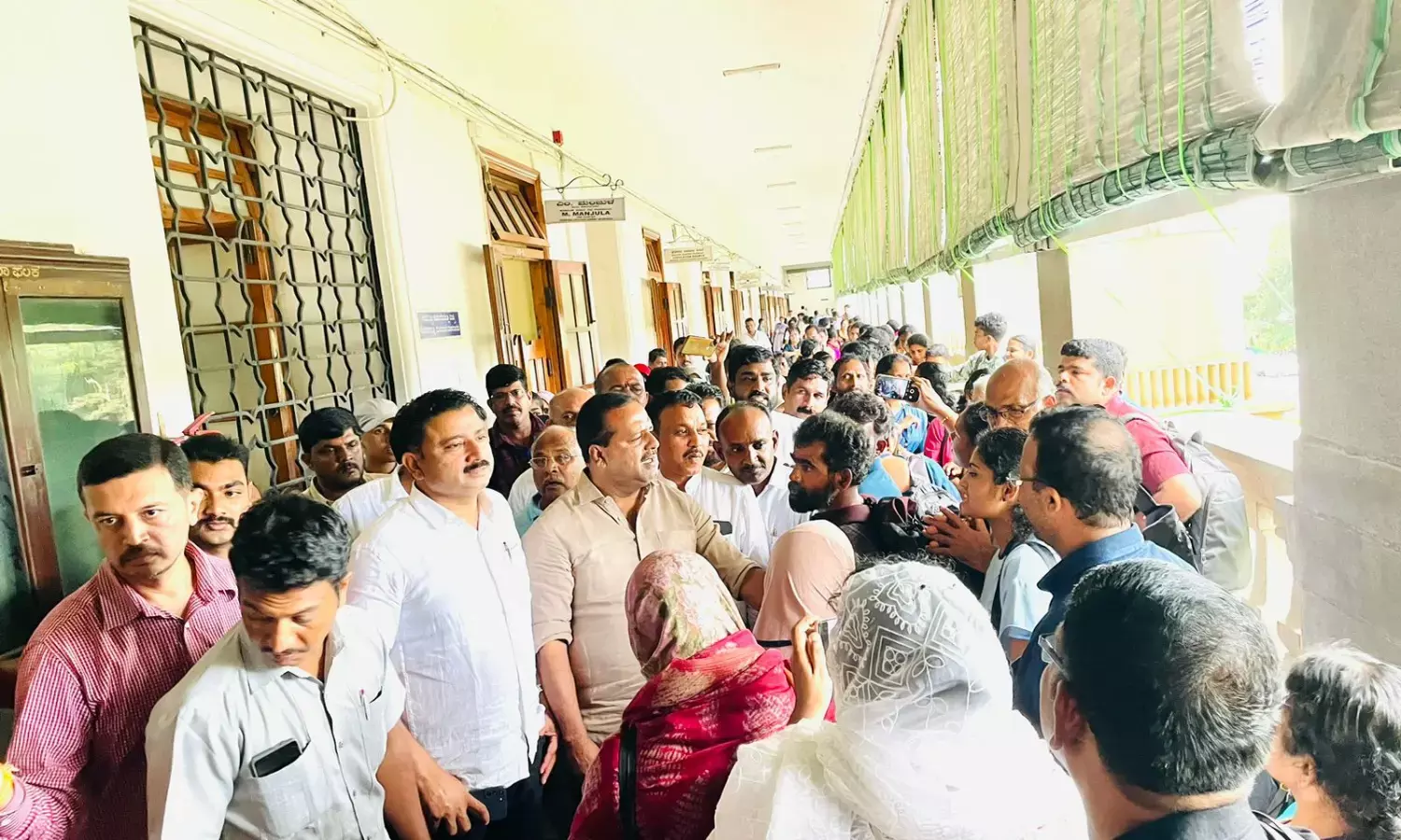 ರಾಜ್ಯ ಪ್ರವಾಸಕ್ಕೆ ಬಂದ ಕೇರಳದ ಮಕ್ಕಳಿಗೆ ವಿಧಾನಸೌಧ ವೀಕ್ಷಣೆಗೆ ಅವಕಾಶ ಒದಗಿಸಿದ ಸ್ಪೀಕರ್ ಯು.ಟಿ.ಖಾದರ್