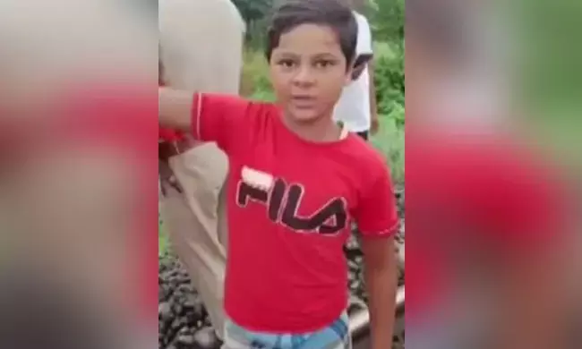 ಸಮಯ ಪ್ರಜ್ಞೆಯಿಂದ ಸಂಭಾವ್ಯ ರೈಲು ದುರಂತವನ್ನು ತಪ್ಪಿಸಿದ 12 ವರ್ಷದ ಮುರ್ಸಲಿನ್ ಶೇಖ್