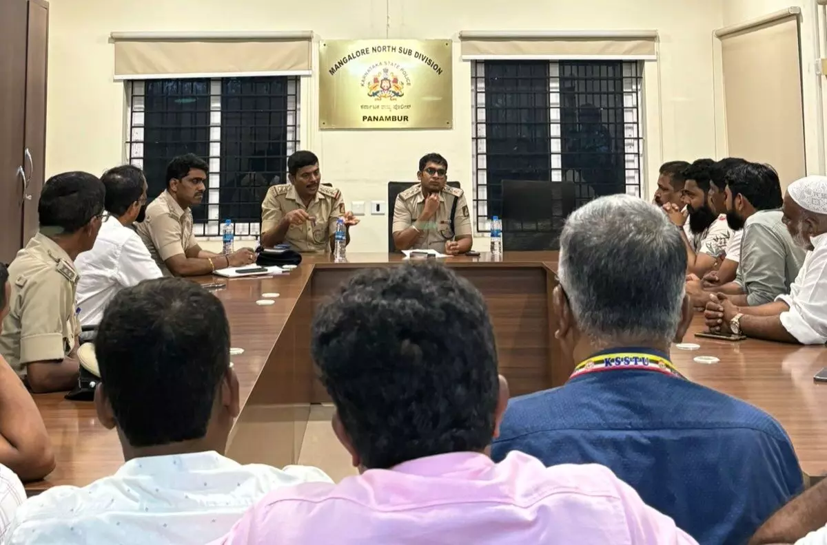 ಪಣಂಬೂರು: ಸೆ.29ರಿಂದ ಲಾರಿ ಮುಷ್ಕರ ಪಣಂಬೂರು: ಸೆ.29ರಿಂದ ಲಾರಿ ಮುಷ್ಕರ