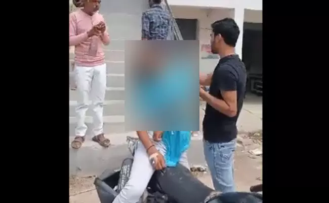 ಉತ್ತರ ಪ್ರದೇಶ| ತಪ್ಪಾದ ಚುಚ್ಚು ಮದ್ದು ನೀಡಿದ ವೈದ್ಯರು; ಬಾಲಕಿ ಮೃತ್ಯು ಉತ್ತರ ಪ್ರದೇಶ| ತಪ್ಪಾದ ಚುಚ್ಚು ಮದ್ದು ನೀಡಿದ ವೈದ್ಯರು; ಬಾಲಕಿ ಮೃತ್ಯು