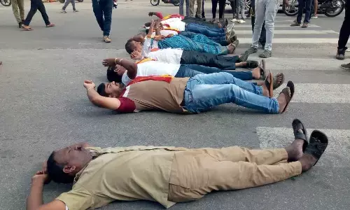 ʼಕರ್ನಾಟಕ ಬಂದ್‍ʼಗೆ ಮಂಡ್ಯದಲ್ಲಿ ವ್ಯಾಪಕ ಬೆಂಬಲ; ವಿವಿಧ ಸಂಘಟನೆಗಳಿಂದ ಪ್ರತಿಭಟನೆ, ತಮಿಳುನಾಡು ಸಿಎಂ ಸ್ಟಾಲಿನ್​ ವಿರುದ್ಧ ಆಕ್ರೋಶ