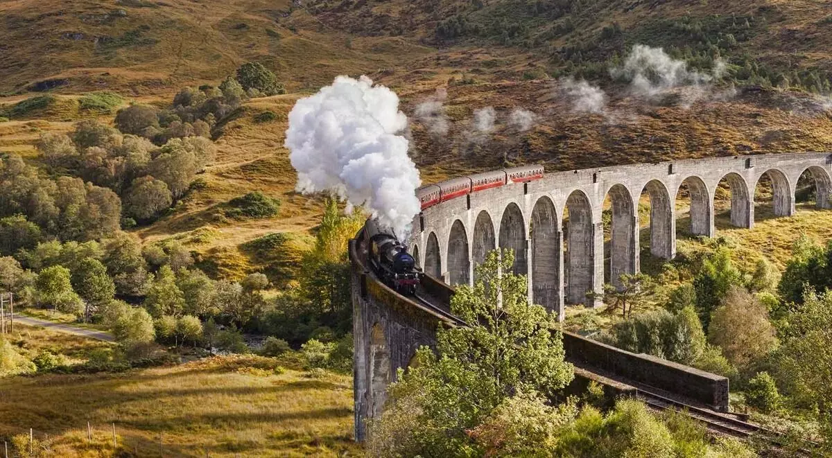 ರೈಲುಗಳ ಮುಖಾಮುಖಿ ಡಿಕ್ಕಿ ಹಲವರಿಗೆ ಗಾಯ