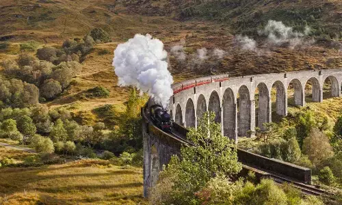 ರೈಲುಗಳ ಮುಖಾಮುಖಿ ಡಿಕ್ಕಿ ಹಲವರಿಗೆ ಗಾಯ