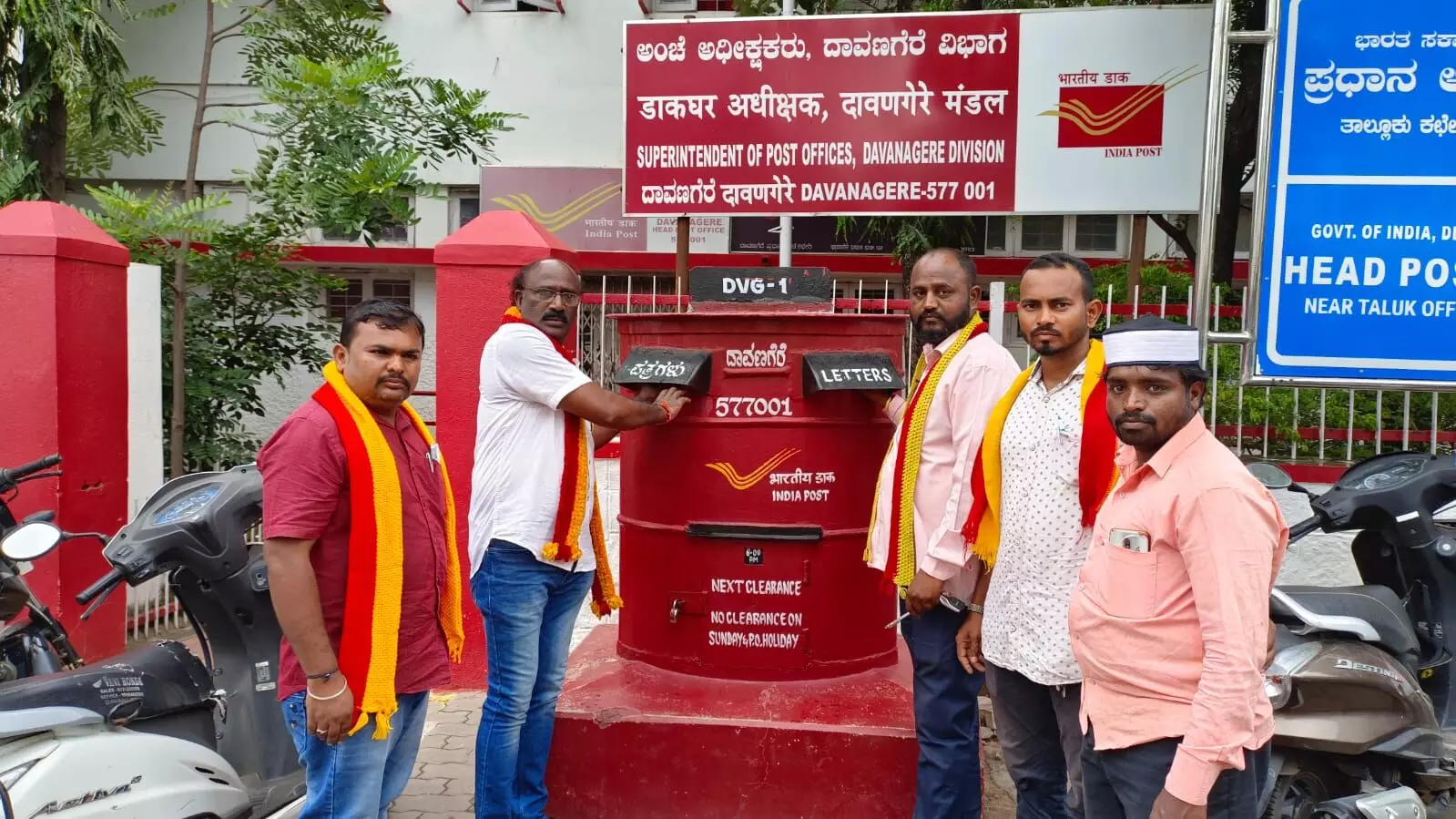 ದಾವಣಗೆರೆ: ಪ್ರಧಾನಿ ಮೋದಿಗೆ ರಕ್ತದಲ್ಲಿ ಪತ್ರ ಬರೆದ ಕರವೇ ಕಾರ್ಯಕರ್ತರು