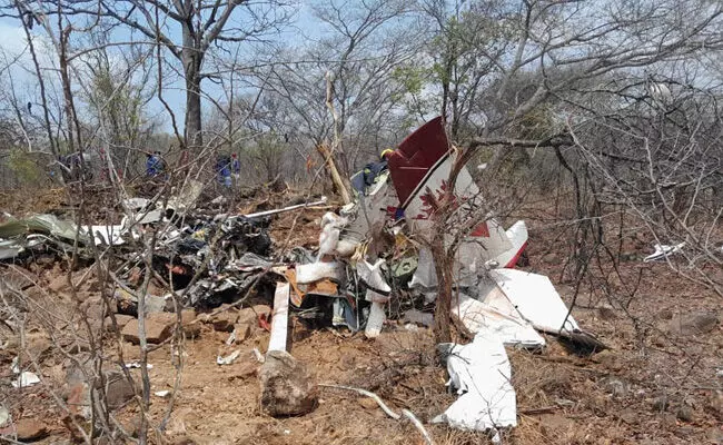 ವಿಮಾನ ಪತನ ; ಭಾರತೀಯ ಗಣಿ ಉದ್ಯಮಿ, ಪುತ್ರ ಸೇರಿ ಆರು ಮಂದಿ ಮೃತ್ಯು