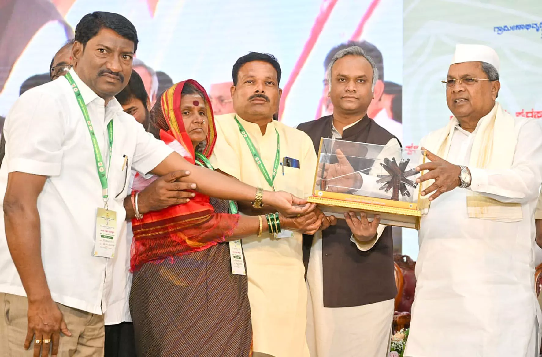 ಶೀಘ್ರದಲ್ಲಿಯೇ ಗ್ರಾಮ ನ್ಯಾಯಾಲಯಗಳ ಸ್ಥಾಪನೆ: ಸಿಎಂ ಸಿದ್ದರಾಮಯ್ಯ ಶೀಘ್ರದಲ್ಲಿಯೇ ಗ್ರಾಮ ನ್ಯಾಯಾಲಯಗಳ ಸ್ಥಾಪನೆ: ಸಿಎಂ ಸಿದ್ದರಾಮಯ್ಯ