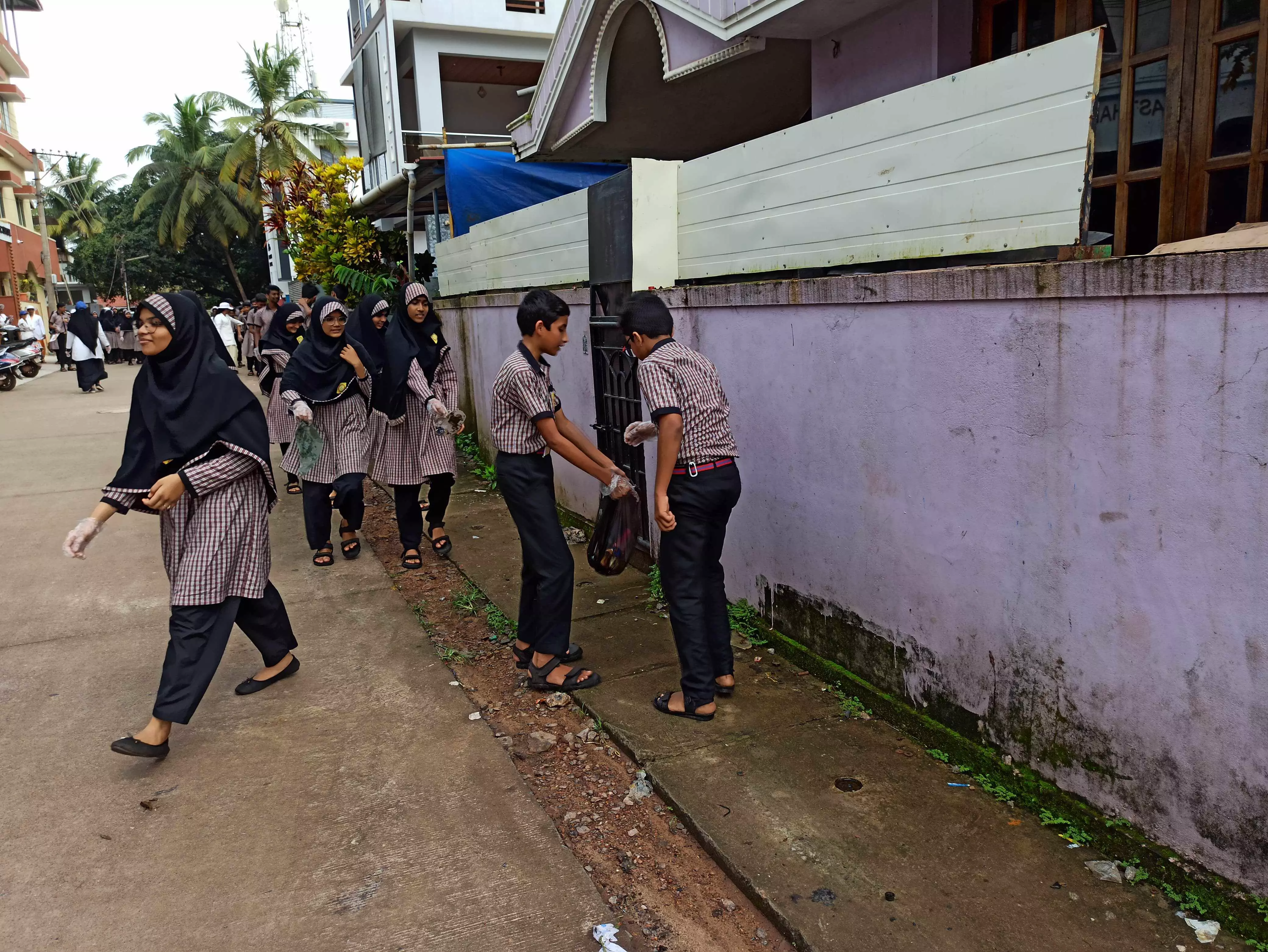 ಕೃಷ್ಣಾಪುರ: ಗಾಂಧಿ ಜಯಂತಿ ಪ್ರಯುಕ್ತ ಸ್ವಚ್ಛತಾ ಅಭಿಯಾನ