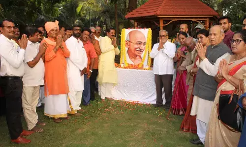 ಗಾಂಧಿಜಿ ವಾಸ್ತವ್ಯ ಹೂಡಿದ್ದ ವೃಕ್ಷದ ಕೆಳಗೆ ಜಯಂತಿ ಆಚರಣೆ