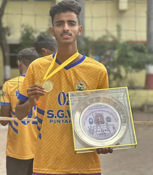 ರಾಷ್ಟ್ರೀಯ ಮಟ್ಟದ ವಾಲಿಬಾಲ್ ಪಂದ್ಯಾಟದಲ್ಲಿ ಷಷ್ಠೀಶ್ ಪಿ ಶೆಟ್ಟಿಗೆ ಪ್ರಶಸ್ತಿ