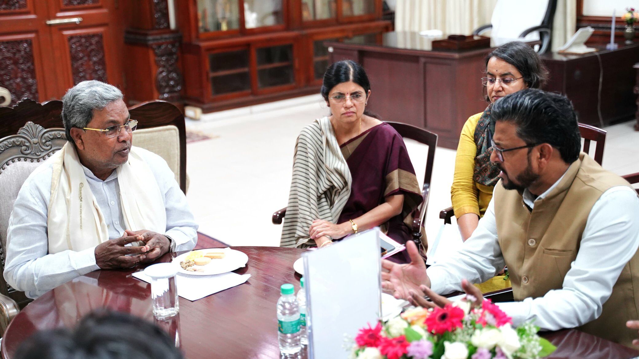 ರಾಜ್ಯದ ‌ರೈತರ ಹಿತ ಕಾಪಾಡಿ: ಕೇಂದ್ರ ಬರ ಅಧ್ಯಯನ ತಂಡಕ್ಕೆ ಸಿಎಂ ಸಲಹೆ