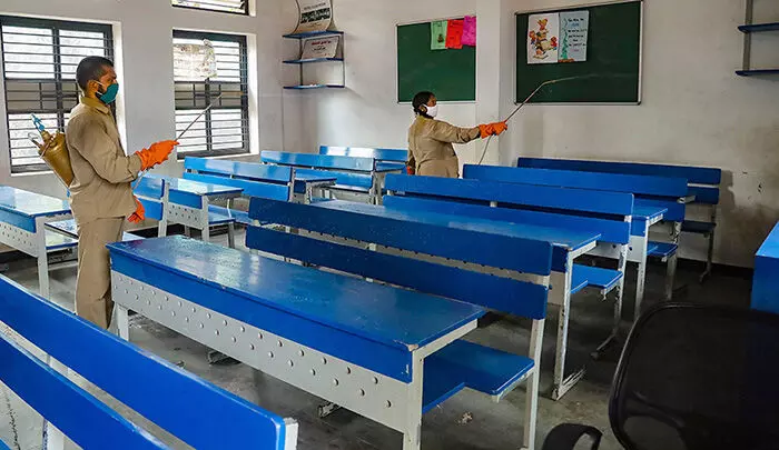 ಖಾಸಗಿ ಅನುದಾನಿತ ಹಾಗೂ ಅನುದಾನ ರಹಿತ ಶಾಲೆಗಳ ಮಾನ್ಯತೆ ಪಡೆಯಲು ಅ.25ರೊಳಗೆ ಅರ್ಜಿ ಸಲ್ಲಿಸಲು ಅವಕಾಶ ಖಾಸಗಿ ಅನುದಾನಿತ ಹಾಗೂ ಅನುದಾನ ರಹಿತ ಶಾಲೆಗಳ ಮಾನ್ಯತೆ ಪಡೆಯಲು ಅ.25ರೊಳಗೆ ಅರ್ಜಿ ಸಲ್ಲಿಸಲು ಅವಕಾಶ