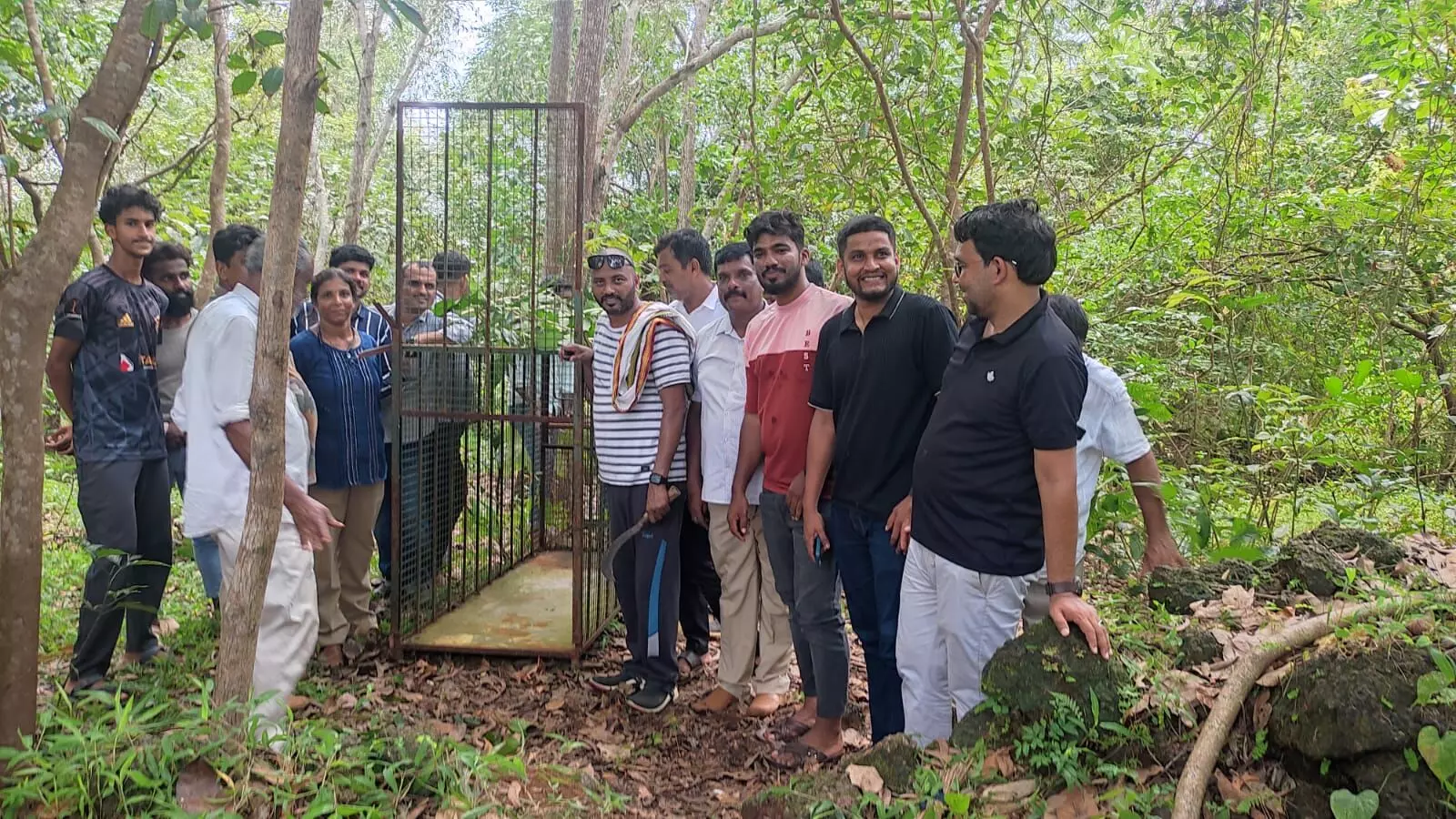ಕೊಣಾಜೆ | ಜನರಲ್ಲಿ ಆತಂಕ ಮೂಡಿಸಿರುವ ಚಿರತೆ ಸೆರೆಗೆ ಅರಣ್ಯ ಇಲಾಖೆ ಕಾರ್ಯಾಚರಣೆ ಪ್ರಾರಂಭ ಕೊಣಾಜೆ | ಜನರಲ್ಲಿ ಆತಂಕ ಮೂಡಿಸಿರುವ ಚಿರತೆ ಸೆರೆಗೆ ಅರಣ್ಯ ಇಲಾಖೆ ಕಾರ್ಯಾಚರಣೆ ಪ್ರಾರಂಭ
