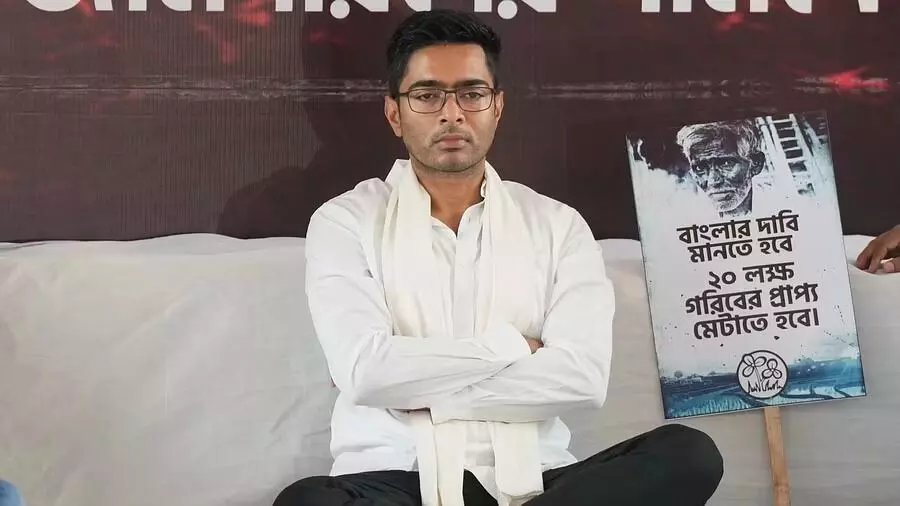 ಪ.ಬಂ.: ಮೂರನೇ ದಿನಕ್ಕೆ ಕಾಲಿಟ್ಟ ಟಿಎಂಸಿ ಧರಣಿ