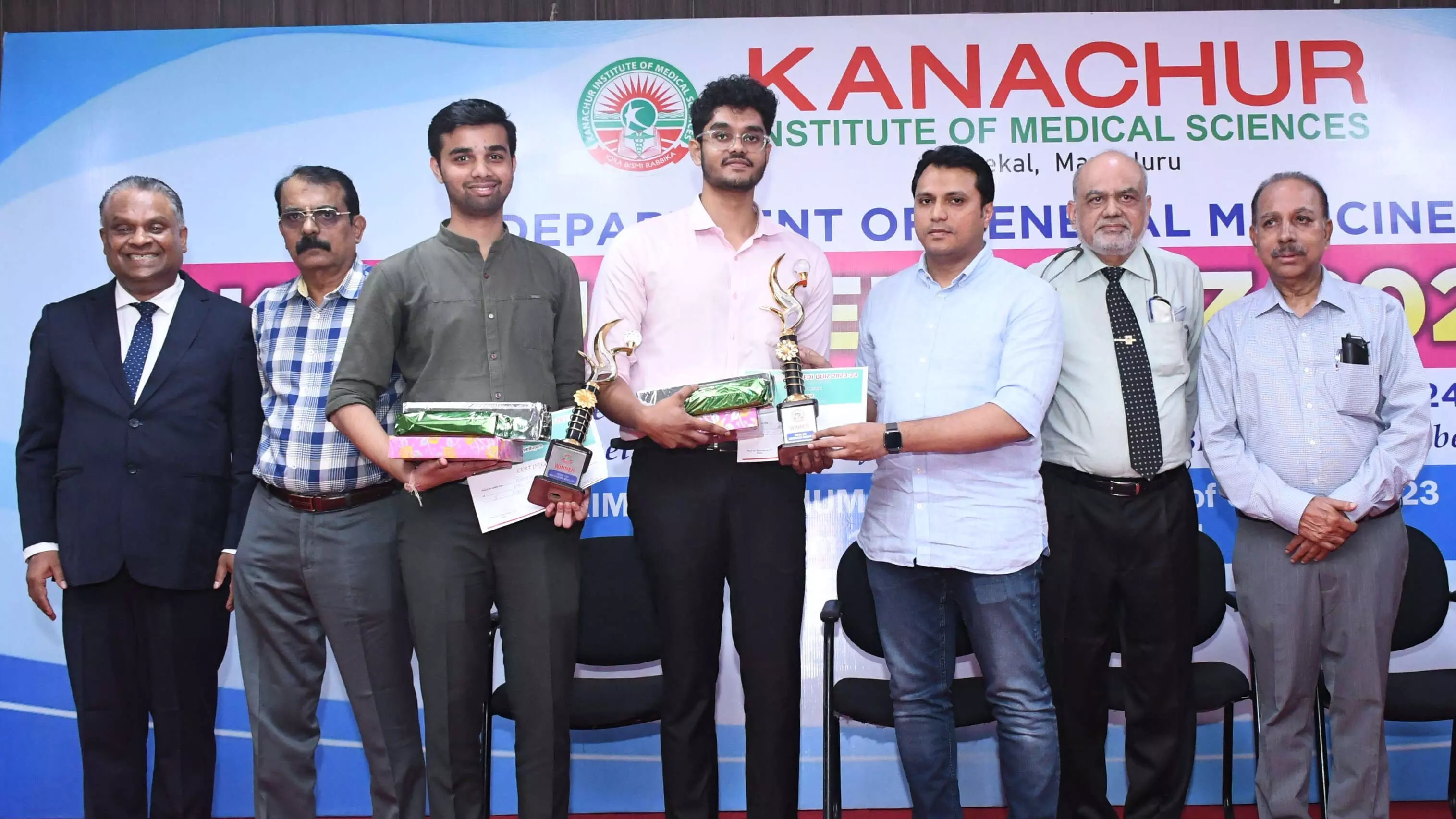 ರಾಜ್ಯಮಟ್ಟದ ಅಂತರ ವೈದ್ಯಕೀಯ ಕಾಲೇಜು ರಸ ಪ್ರಶ್ನೆ: ಅನಿರುದ್ಧ ರಾವ್ -ರಾಘವ್ ತಂಡಕ್ಕೆ ಕಿಮ್ಸ್ ಯು.ಜಿ. ಮೆಡಿಕ್ವಿಜ್ ಪ್ರಶಸ್ತಿ ರಾಜ್ಯಮಟ್ಟದ ಅಂತರ ವೈದ್ಯಕೀಯ ಕಾಲೇಜು ರಸ ಪ್ರಶ್ನೆ: ಅನಿರುದ್ಧ ರಾವ್ -ರಾಘವ್ ತಂಡಕ್ಕೆ ಕಿಮ್ಸ್ ಯು.ಜಿ. ಮೆಡಿಕ್ವಿಜ್ ಪ್ರಶಸ್ತಿ