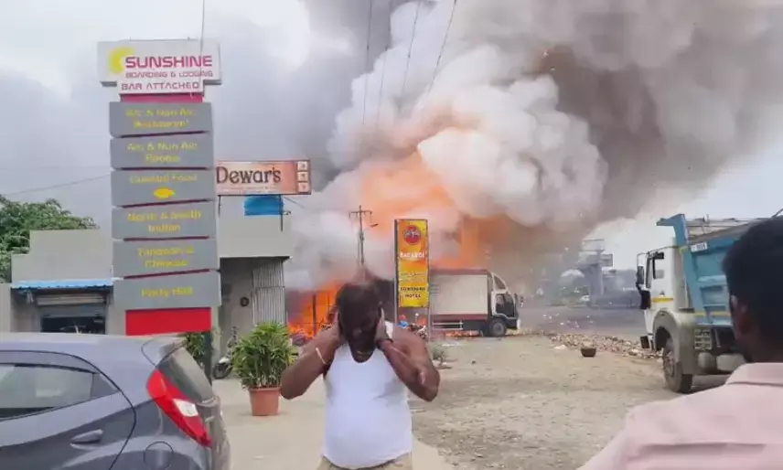 ಬೆಂಗಳೂರು | ಆನೇಕಲ್ ಬಳಿ ಪಟಾಕಿ‌ ಮಳಿಗೆಯಲ್ಲಿ ಬೆಂಕಿ ಅವಘಡ ಪ್ರಕರಣ: ಸಾವಿನ ಸಂಖ್ಯೆ 12ಕ್ಕೆ ಏರಿಕೆ