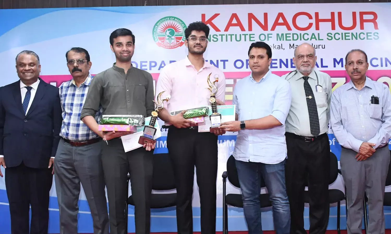 ರಾಜ್ಯಮಟ್ಟದ ಅಂತರ ವೈದ್ಯಕೀಯ ಕಾಲೇಜು ರಸ ಪ್ರಶ್ನೆ: ಅನಿರುದ್ಧ ರಾವ್ -ರಾಘವ್ ತಂಡಕ್ಕೆ ಕಿಮ್ಸ್ ಯು.ಜಿ. ಮೆಡಿಕ್ವಿಜ್ ಪ್ರಶಸ್ತಿ