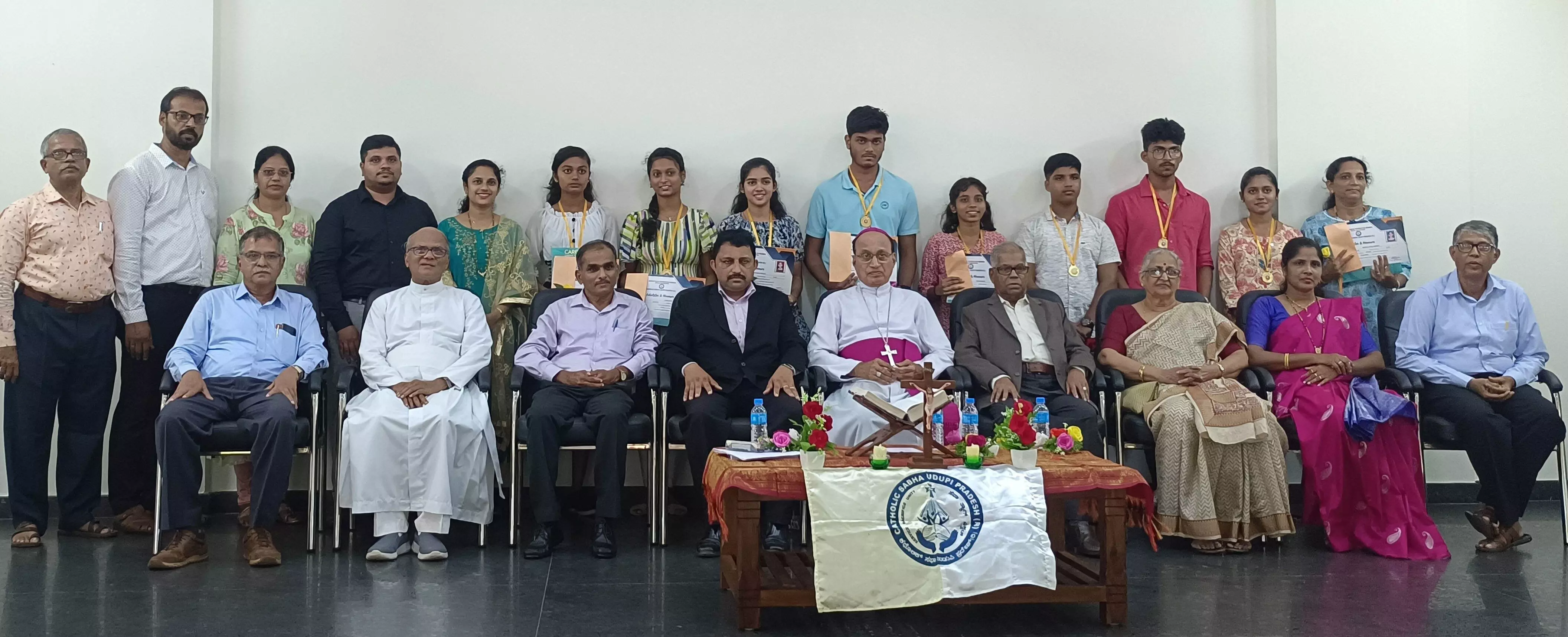 ಕ್ರೈಸ್ತ ವಿದ್ಯಾರ್ಥಿಗಳು ಸರಕಾರಿ ಸೇವೆಯತ್ತ ಆಸಕ್ತಿ ವಹಿಸುವುದು ಅಗತ್ಯ: ಬಿಷಪ್ ಜೆರಾಲ್ಡ್ ಲೋಬೊ