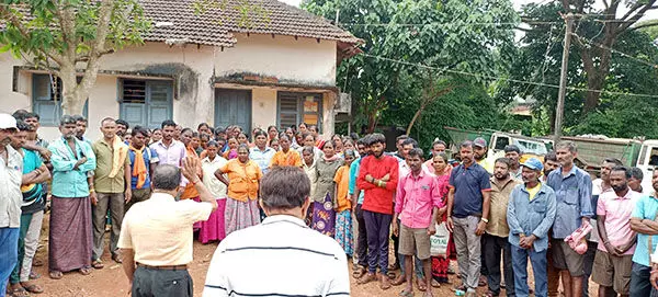 ಸಾರ್ವಜನಿಕನಿಂದ ಕಸ ವಿಲೇವಾರಿ ಕಾರ್ಮಿಕನಿಗೆ ಹಲ್ಲೆ: ಕರ್ತವ್ಯಕ್ಕೆ ಹಾಜರಾಗದೆ ಕಾರ್ಮಿಕರಿಂದ ಮುಷ್ಕರ