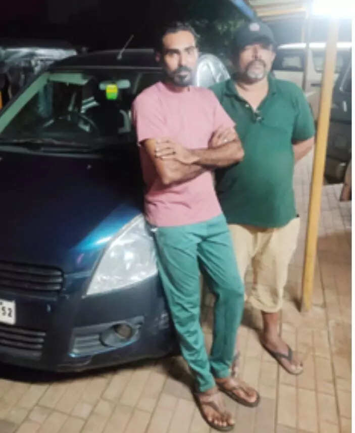 ಕಾಸರಗೋಡು | ಆಸ್ಪತ್ರೆ ಆವರಣದಲ್ಲಿ ಮಾದಕ ವಸ್ತು ಮಾರಾಟಕ್ಕೆ ಯತ್ನ: ಇಬ್ಬರ ಬಂಧನ ಕಾಸರಗೋಡು | ಆಸ್ಪತ್ರೆ ಆವರಣದಲ್ಲಿ ಮಾದಕ ವಸ್ತು ಮಾರಾಟಕ್ಕೆ ಯತ್ನ: ಇಬ್ಬರ ಬಂಧನ