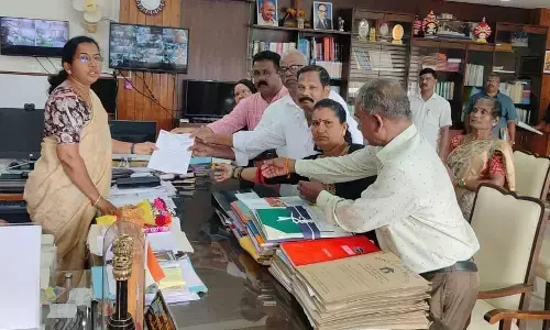 ಬೀಡಿ ಕಾರ್ಮಿಕರಿಗೆ ಕನಿಷ್ಠ ವೇತನ ನಿಗದಿ ಪಡಿಸಲು ಆಗ್ರಹಿಸಿ ಉಡುಪಿ ಡಿಸಿಗೆ ಮನವಿ