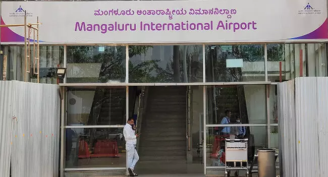 ಮಂಗಳೂರು ವಿಮಾನ ನಿಲ್ದಾಣದಲ್ಲಿ 61 ಲಕ್ಷ ರೂ. ಮೌಲ್ಯದ ಚಿನ್ನ ವಶ