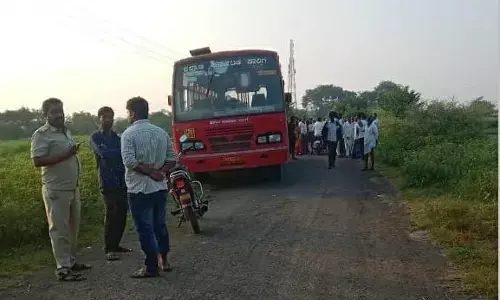 ಕಲಬುರಗಿ | ಬಯಲು ಬಹಿರ್ದೆಸೆಗೆ ಹೋಗಿ ಬರುತ್ತಿದ್ದ ವೃದ್ಧನಿಗೆ ಸಾರಿಗೆ ಬಸ್‌ ಢಿಕ್ಕಿ; ಸ್ಥಳದಲ್ಲೇ ಮೃತ್ಯು