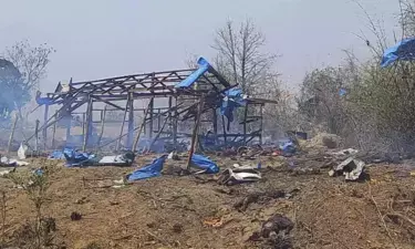 ಮ್ಯಾನ್ಮಾರ್: ನಿರಾಶ್ರಿತರ ಶಿಬಿರದ ಮೇಲೆ ಫಿರಂಗಿ ದಾಳಿ; 30 ಮಂದಿ ಮೃತ್ಯು