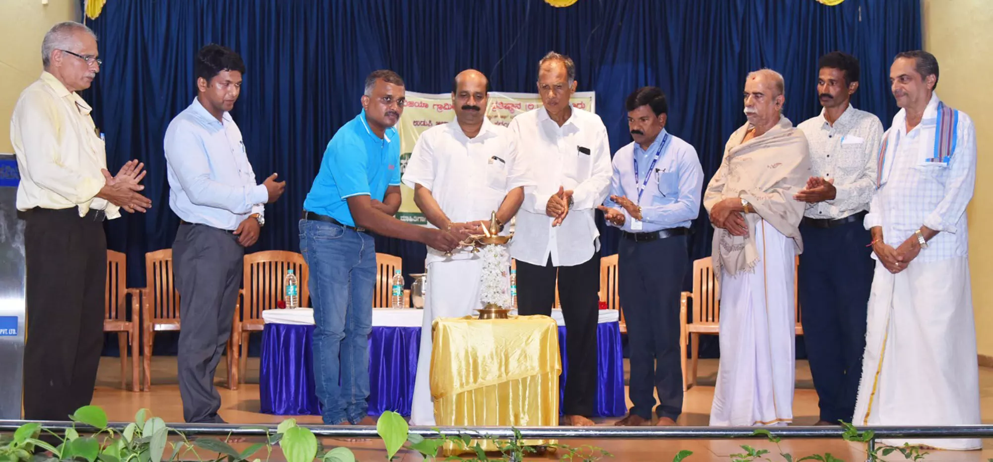 ಕೃಷಿಯೊಂದಿಗೆ ವಾಣಿಜ್ಯ ಬೆಳೆ ಬೆಳೆಸಿ: ಡಾ.ಧನಂಜಯ