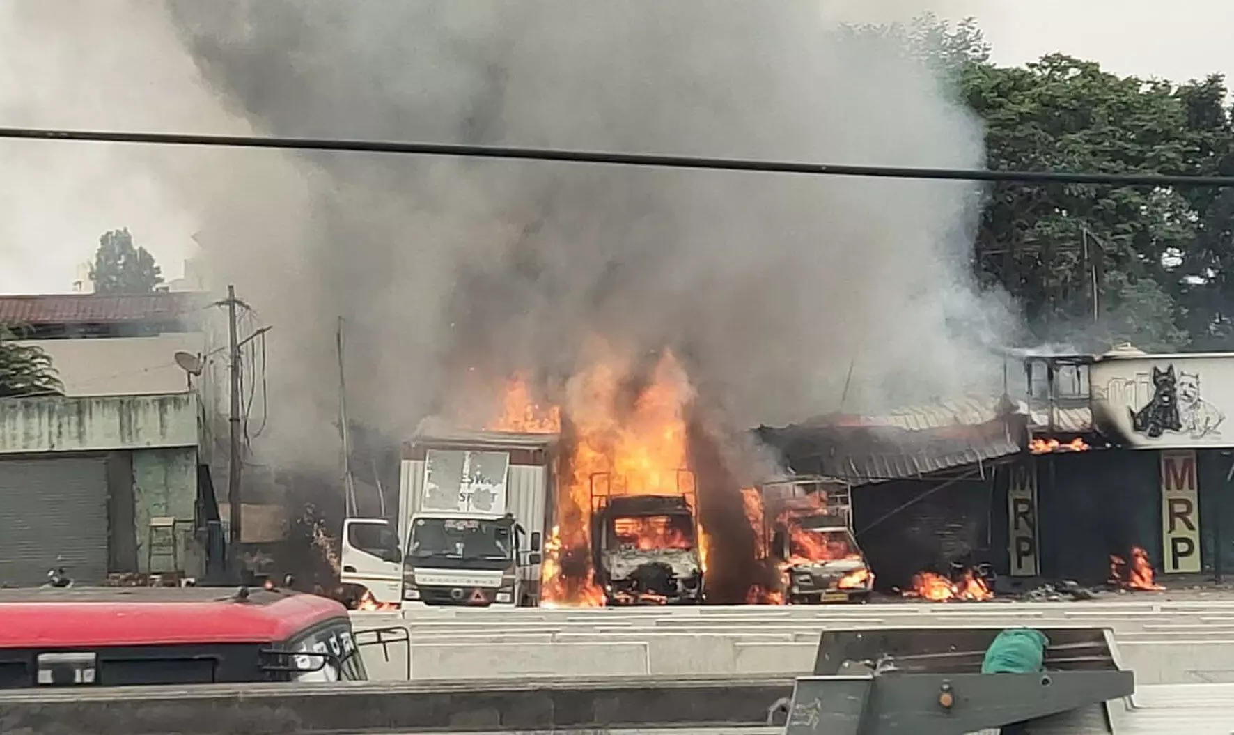 ಅತ್ತಿಬೆಲೆ ಪಟಾಕಿ ದುರಂತ: ನಾಲ್ವರು ಅಧಿಕಾರಿಗಳನ್ನು ಅಮಾನತುಗೊಳಿಸಿ ರಾಜ್ಯ ಸರಕಾರ ಆದೇಶ