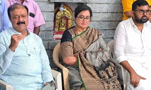 ಮಂಡ್ಯದಲ್ಲಿ ಸಂಸದೆ ಸುಮಲತಾ ಅಂಬರೀಶ್ ಅವರಿಗೆ BJP ಟಿಕೆಟ್ ಘೋಷಿಸಬೇಕು: ಮಾಜಿ ಸಚಿವ ನಾರಾಯಣಗೌಡ ಒತ್ತಾಯ