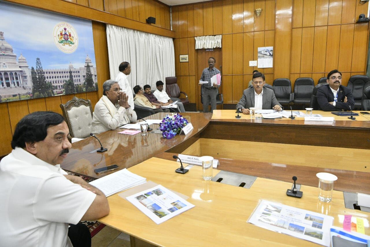 ರೈತರಿಗೆ 3 ಪಾಳಿಗಳಲ್ಲಿ 5 ಗಂಟೆ ವಿದ್ಯುತ್ ಪೂರೈಕೆ; ʼಲೋಡ್ ಶೆಡ್ಡಿಂಗ್’ ಆಗದಂತೆ ಎಚ್ಚರಿಕೆ ವಹಿಸಲು ಸಿಎಂ ಸೂಚನೆ