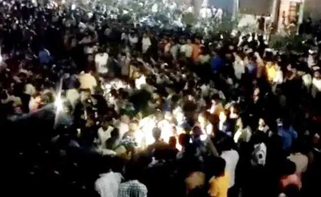 ತೆಲಂಗಾಣ ಲೋಕಸೇವಾ ಆಯೋಗ ಪರೀಕ್ಷೆ ಮುಂದೂಡಿಕೆ ಬೆನ್ನಲ್ಲೇ ಯುವತಿ ಆತ್ಮಹತ್ಯೆ; ವಿದ್ಯಾರ್ಥಿಗಳ ಪ್ರತಿಭಟನೆ