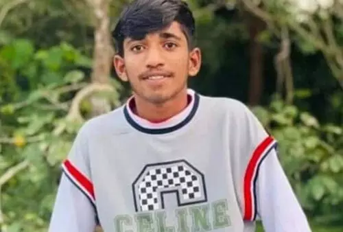 ಪುತ್ತೂರು: ಹೊಳೆಯಲ್ಲಿ ಮುಳುಗಿ ಬಾಲಕ ನಾಪತ್ತೆ ಪುತ್ತೂರು: ಹೊಳೆಯಲ್ಲಿ ಮುಳುಗಿ ಬಾಲಕ ನಾಪತ್ತೆ