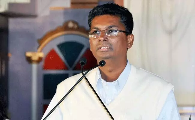 ಸರಕಾರದಲ್ಲಿ ಯಾವುದೇ ಬಣ ಇಲ್ಲ: ಸತೀಶ್ ಜಾರಕಿಹೊಳಿ ಸರಕಾರದಲ್ಲಿ ಯಾವುದೇ ಬಣ ಇಲ್ಲ: ಸತೀಶ್ ಜಾರಕಿಹೊಳಿ