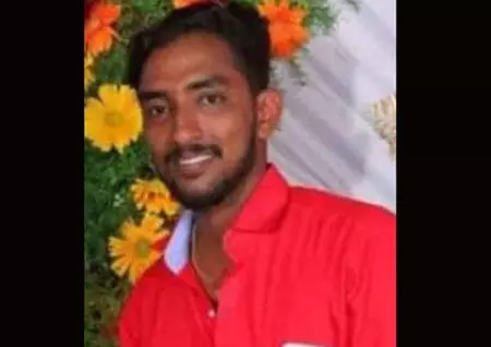 ಕಾರು, ಮೂರು ಬೈಕ್ಗಳ ಮಧ್ಯೆ ಸರಣಿ ಅಪಘಾತ: ಬೈಕ್ ಸವಾರ ಮೃತ್ಯು ಕಾರು, ಮೂರು ಬೈಕ್ಗಳ ಮಧ್ಯೆ ಸರಣಿ ಅಪಘಾತ: ಬೈಕ್ ಸವಾರ ಮೃತ್ಯು