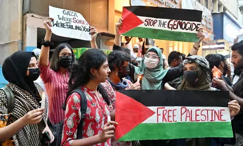 ಗಾಝಾ ಮೇಲೆ ಇಸ್ರೇಲ್ ದಾಳಿ ಖಂಡಿಸಿ ಬೆಂಗಳೂರಿನಲ್ಲಿ ಮಾನವ ಸರಪಳಿ