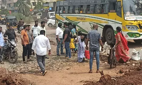 ಪಿಡಬ್ಲ್ಯೂಡಿ ಅಧಿಕಾರಿಗಳ ಅವೈಜ್ಞಾನಿಕ ಕಾಮಗಾರಿ ಆರೋಪ: ಬಂದ್ ಮಾಡಿದ್ದ ಬಜ್ಪೆ ಹೆದ್ದಾರಿ ತೆರವು